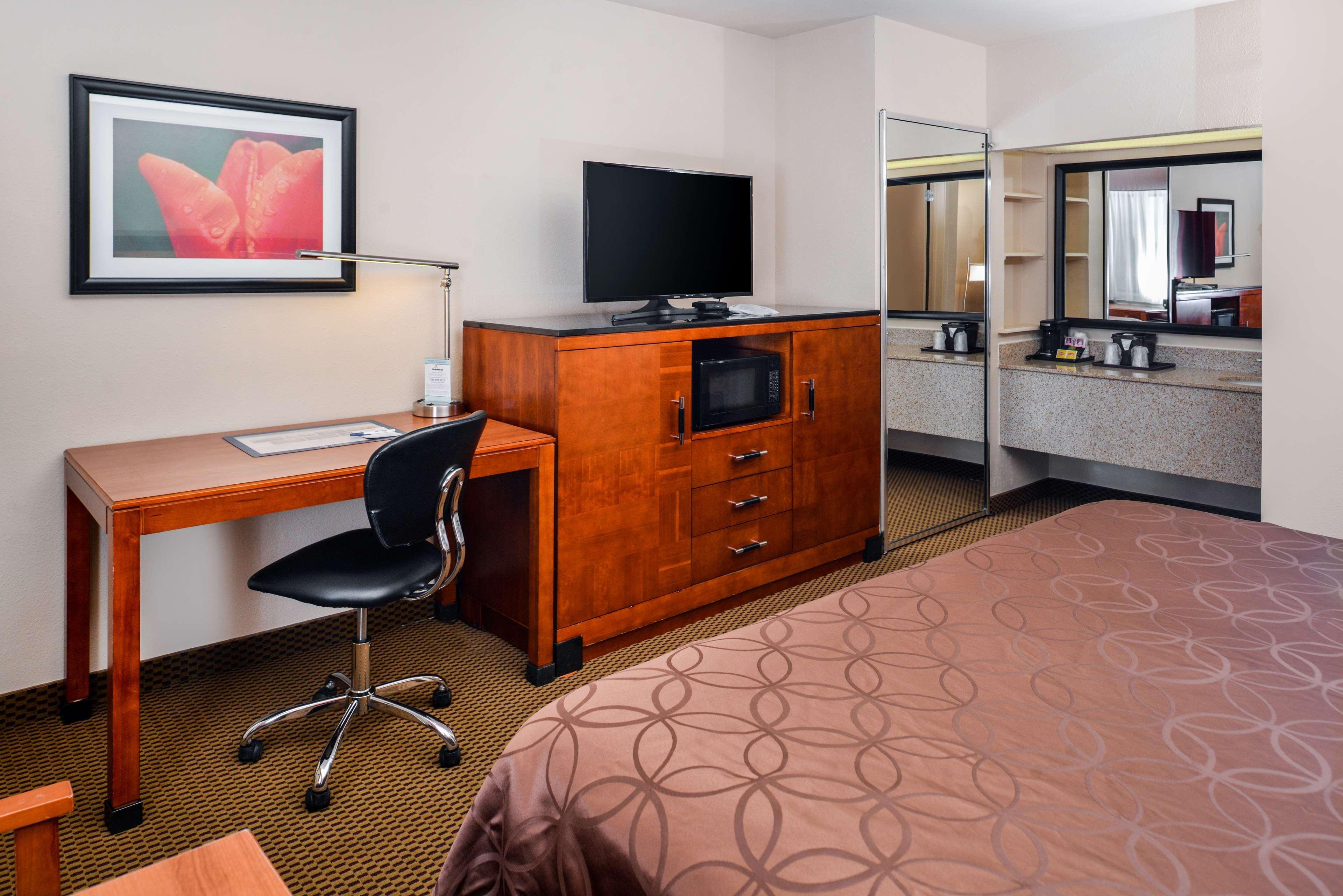 Best Western Executive Inn Хоббс Экстерьер фото