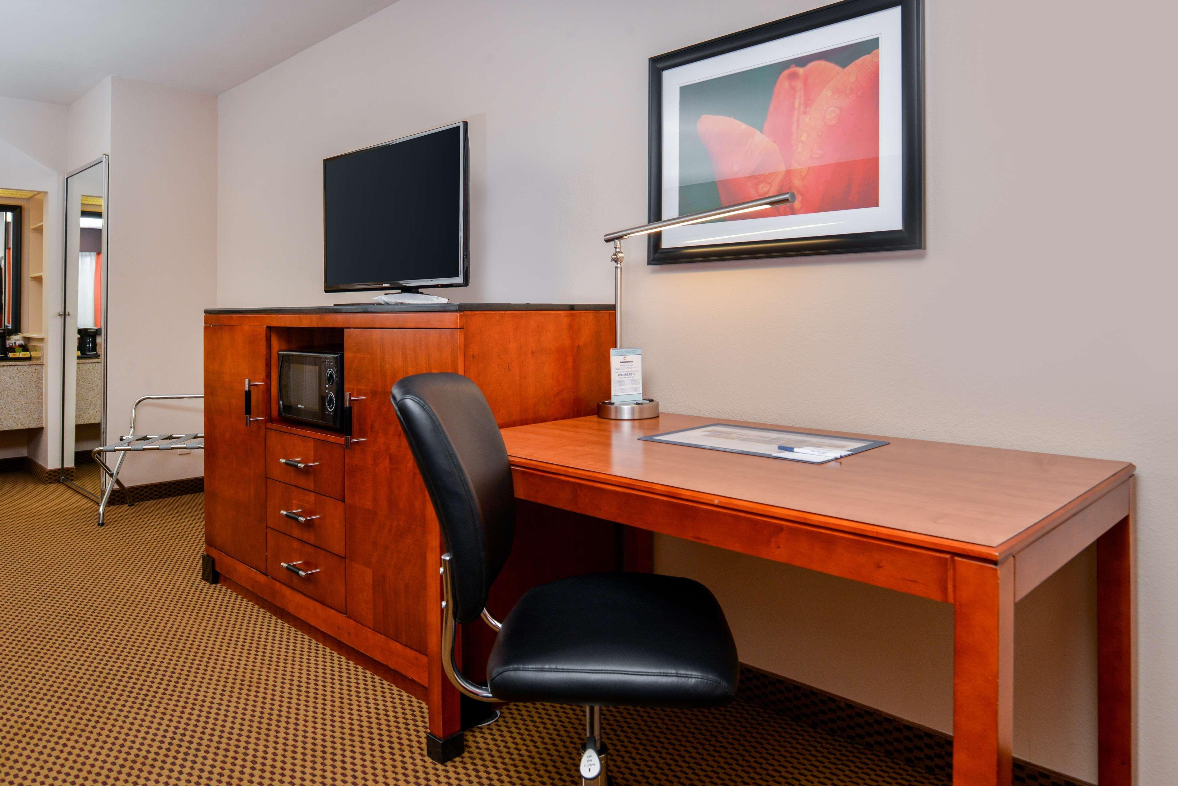 Best Western Executive Inn Хоббс Экстерьер фото
