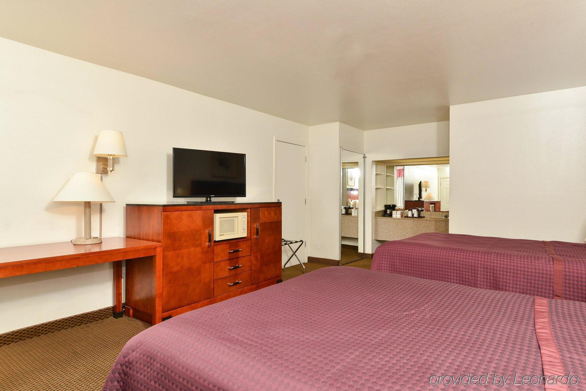 Best Western Executive Inn Хоббс Экстерьер фото